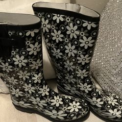 Rain Boots Size 8