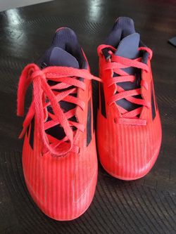 Soccer shoes
