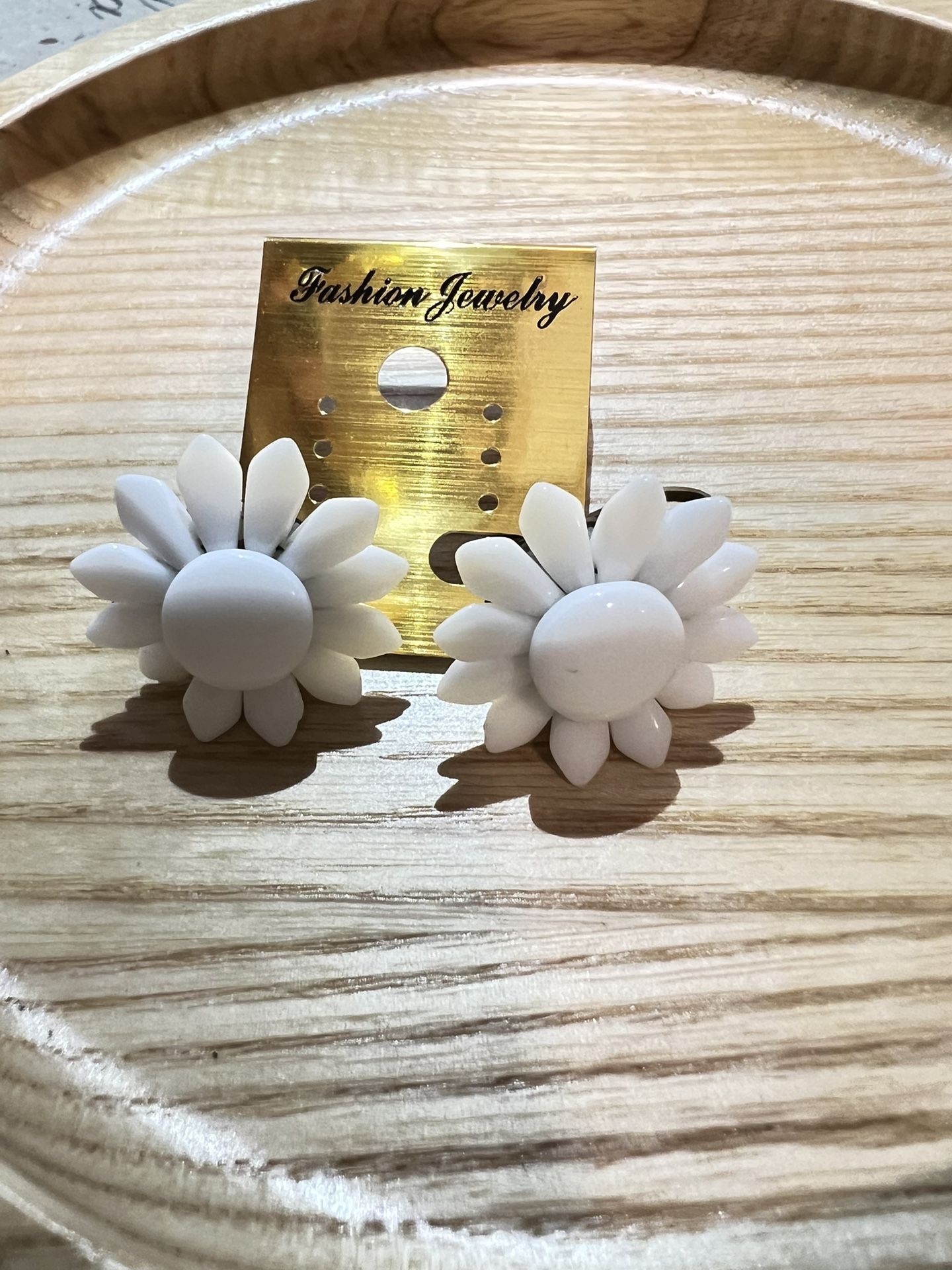 Vintage Germany daisy flower Earrings