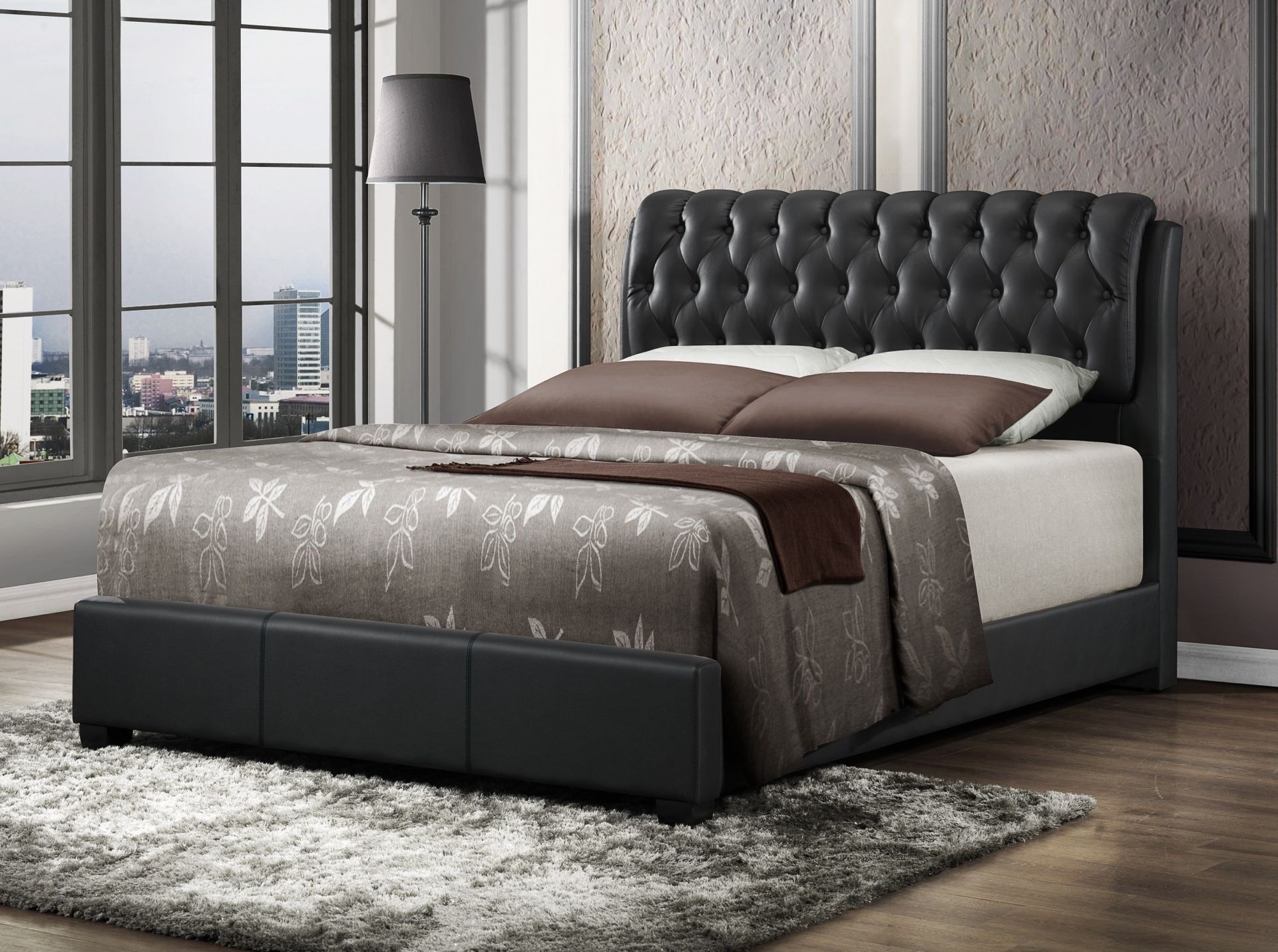 Queen bed in black leather!! Available today!! Delivery available too