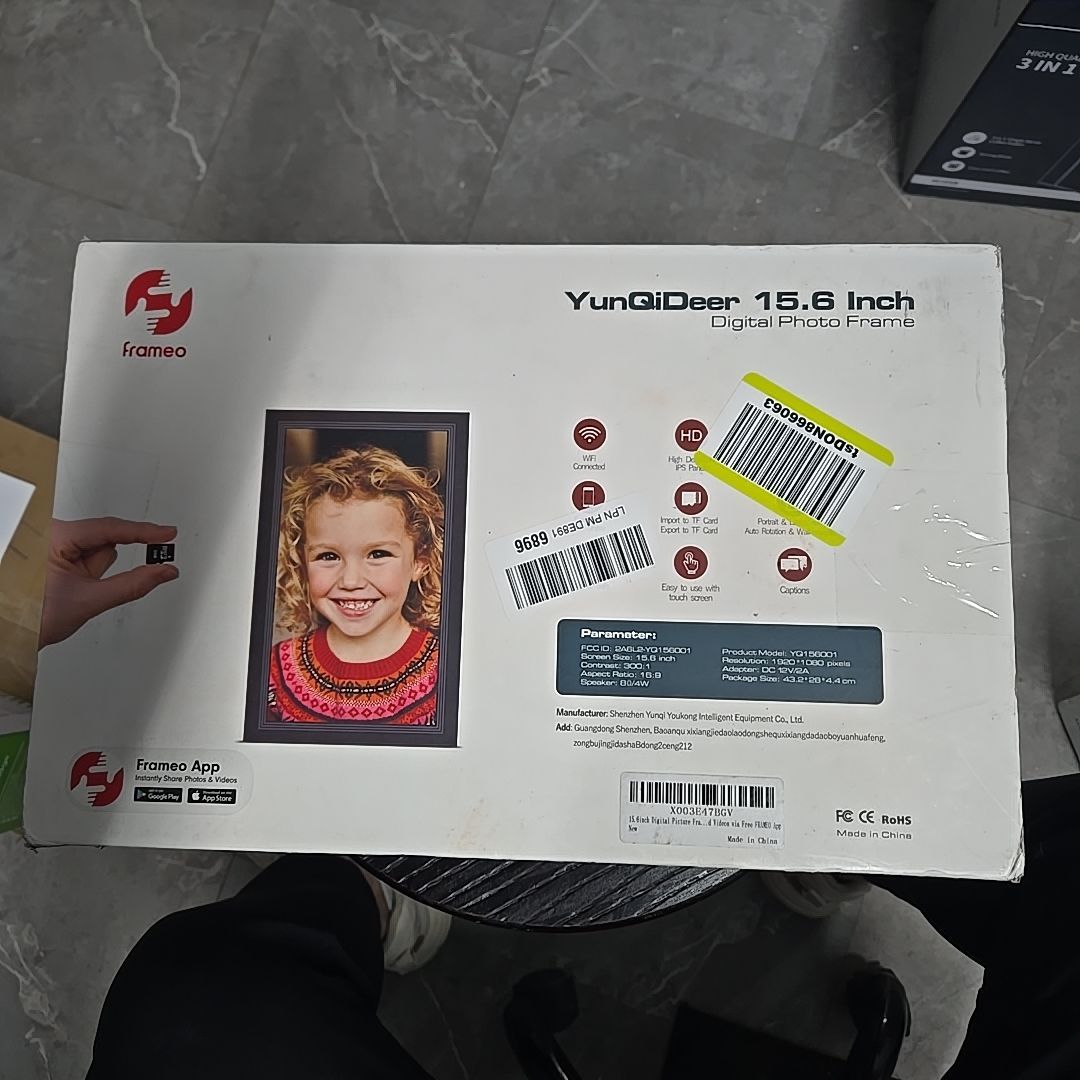 YunQiDeer 15.6" WiFi Digital Photo Frame – Touchscreen, Frameo App, 32GB - New