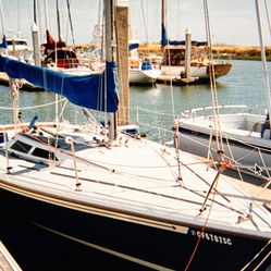 1983 Capri 30 Sailboat  ⛵️ 
