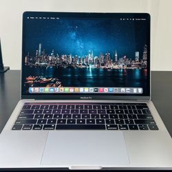 13 Inch MacBook Pro -i7-16gb Ram-2tb SSD