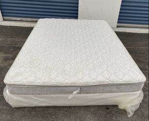 Queen bed with box spring