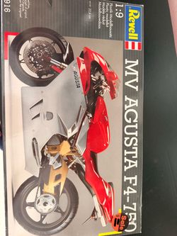 Revell MV Agusta F4-750 1:9 Scale Model Kit