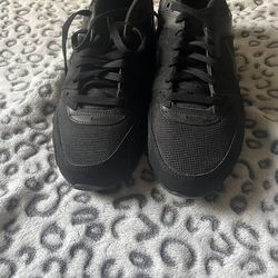 Black triple Nike maxes