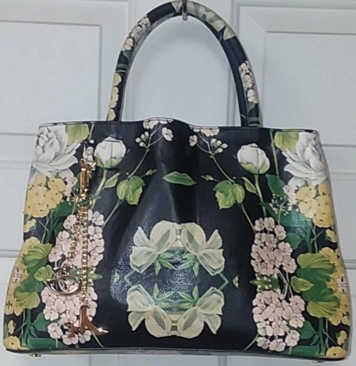 Steve Madden Bag- πEUC Flawless Bagπ -100% FEEDBACK π MAKE an OFFER