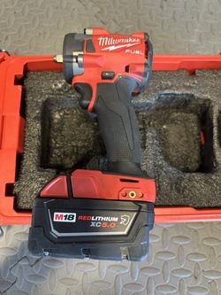 Milwaukee 3/8 Impact With 5ah Battery And Packout Case Like New