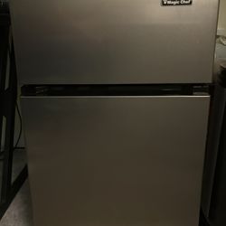 magic chef mini fridge