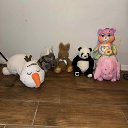 Stuffed animals Read description