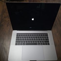 Macbook Pro 2018 15" 32Gb Ram 1Tb SSD. New Battery