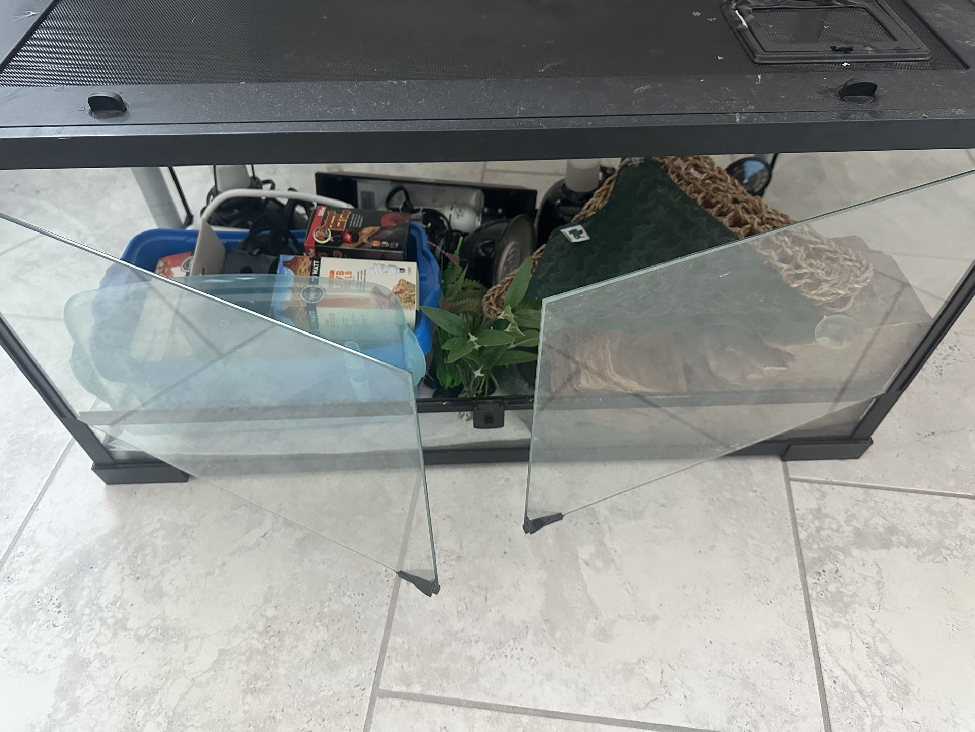 Terrarium, Front double door, 40 Gallon