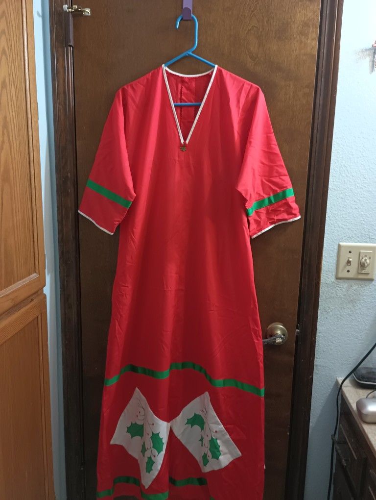 VINTAGE HANDMADE CHRISTMAS DRESS