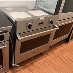 VIKING SINGLE OVEN 30” INCHES OPEN BOX
