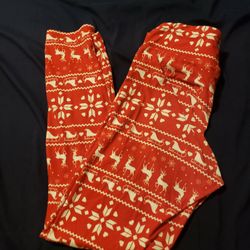 Size LARGE Christmas Sweater/leggings