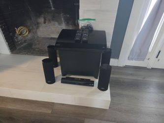 Sony 5.1 blue ray surround sound system with Remote BDV T58