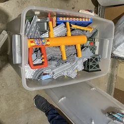Tomas Train Set With 100 Cars