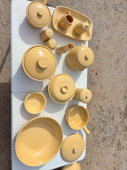 Yellow Dish Set