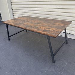 Modern Coffee Table Foldable Excellent Condition Like New