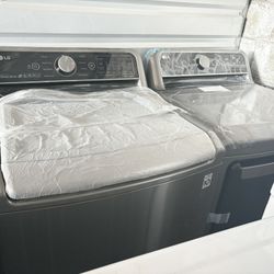 Brand New Out Box LG High Efficiency Smart Washer/Smart Gas dryer Set 