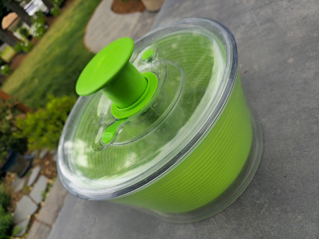 OXO Salad Spinner: Used W/ Small Scratches