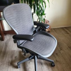 Herman Miller Aeron Chair Size C Fully Loader Gray color Tuxedo fabric ergonomic