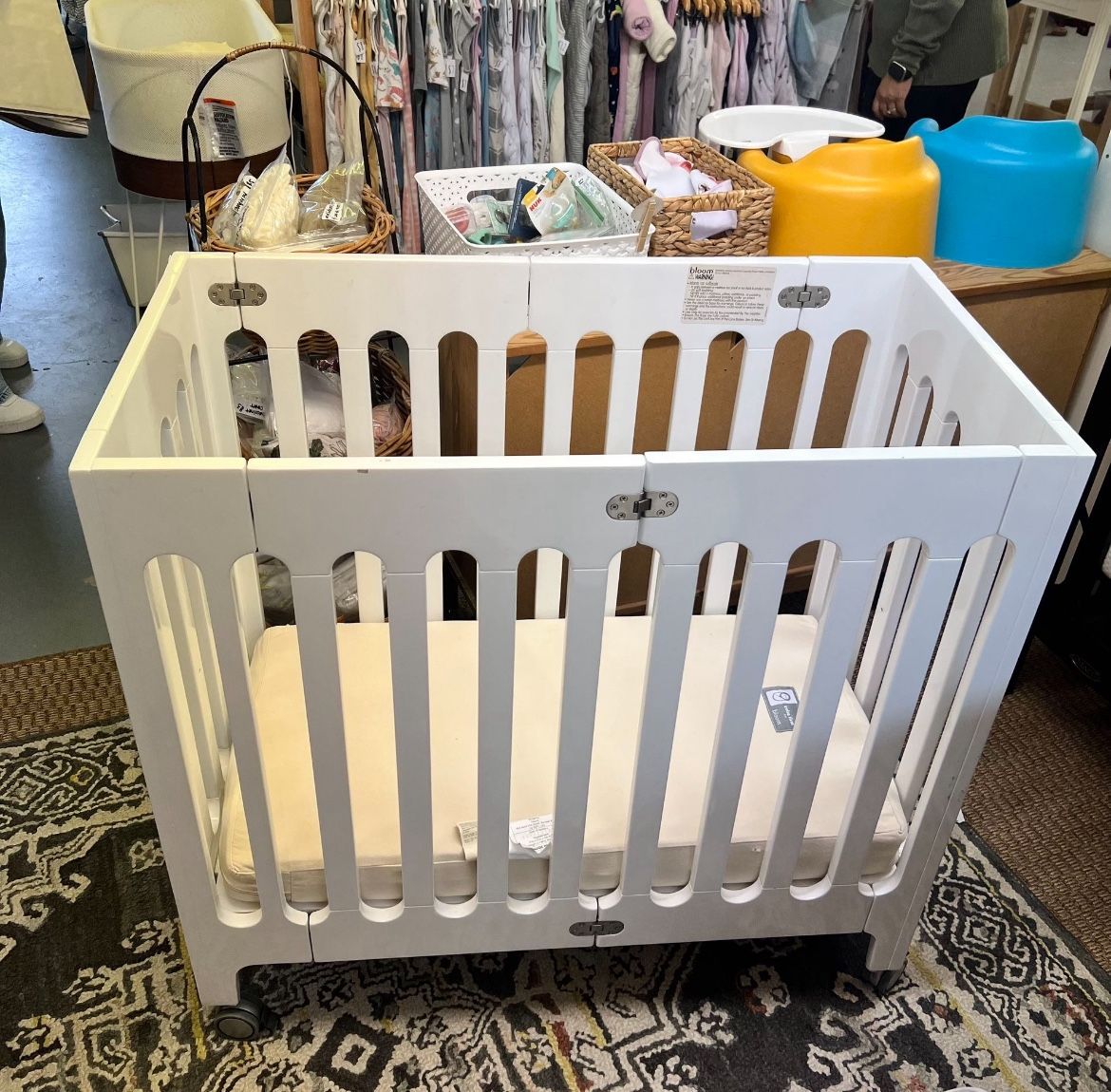 Bloom foldable Mini Crib