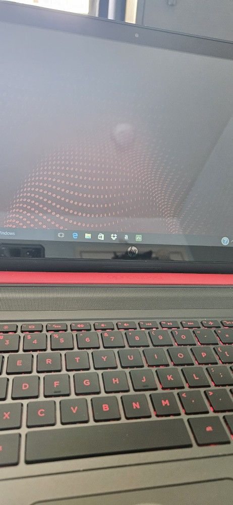 HP 15.6 " Windows 10 w / charger included