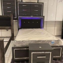 Lodanna Gray Upholstered Panel Storage Bedroom Set
Ashley Furniture$10 Down Payment And Financing Available