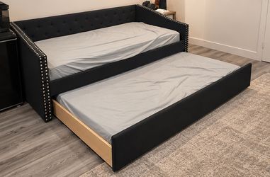 Upholstered Daybed With Twin Trundle