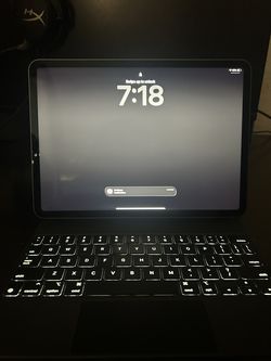 iPad Pro 3rd Gen 11in M1 Chip (Magic Keyboard Included