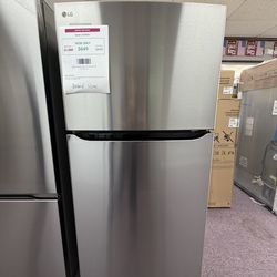 LG Top Freezer Refrigerator in Stainless Steel