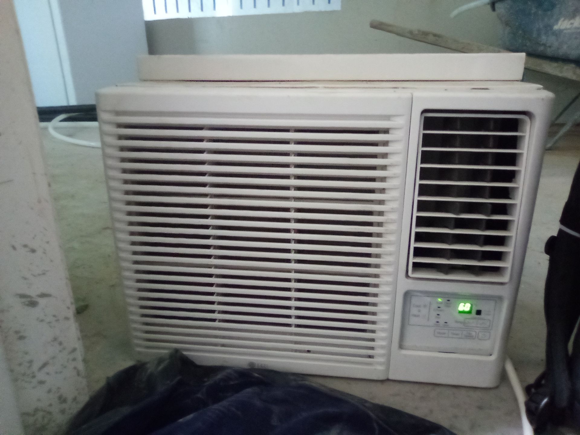 LG LW8023HR_7,600 Btu Smart wifi window Air Conditioner