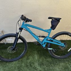 Atroz Diamondback 1