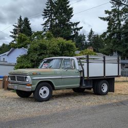 1970 Ford 350 Dually with dump action