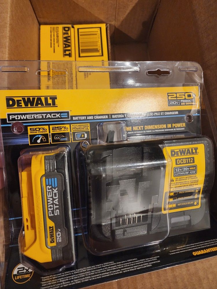 DeWalt 20V MAX POWERSTACK Lithium-Ion Compact Battery Starter Kit with 1.7 Ah Battery and Charger
