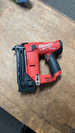 Milwaukee M12 FUEL 12-Volt Lithium-Ion Brushless Cordless 18-Gauge 1-1/2 in. Compact Brad Nailer (Tool Only)