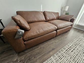 New EMILIA SOFA 