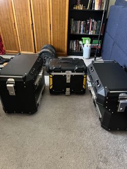 BMW BMW Adventure Panniers / Side + Top Cases