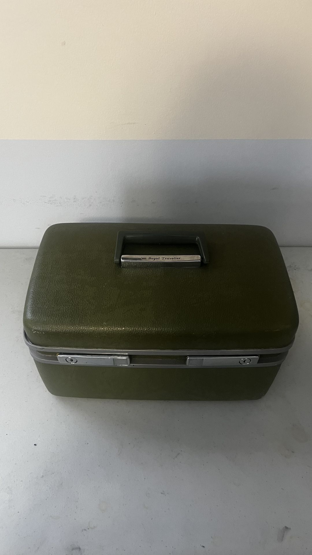 Vintage Green Royal Traveller Train Case, Makeup Case