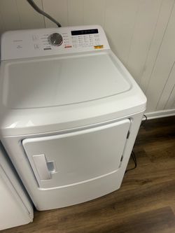Insignia Electric Dryer 7.0 Cu. Ft. – Like New