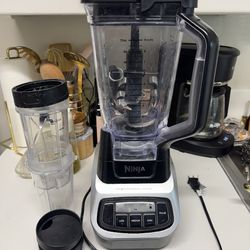Ninja Professional 1100W Blender w/ Personal Cups
