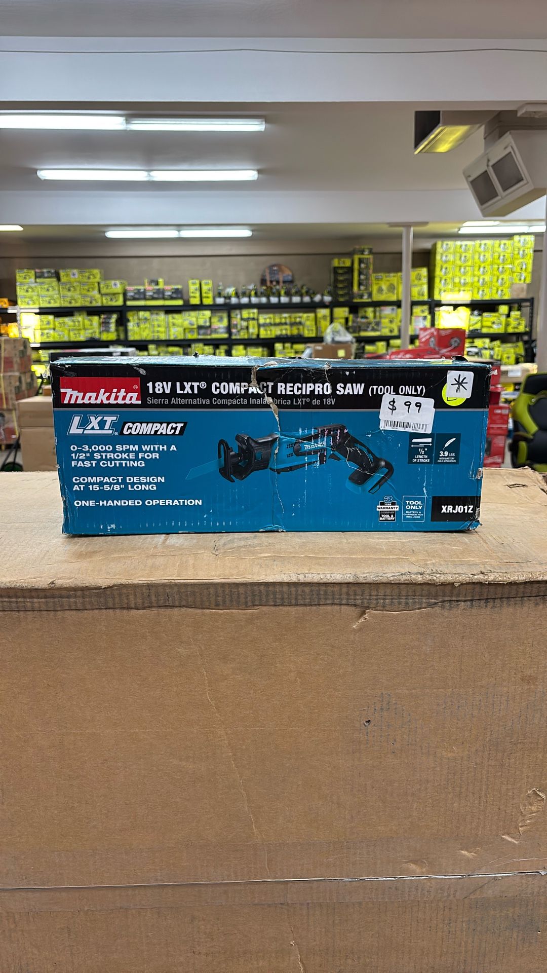 Makita 18V LXT Lithium-Ion Cordless Variable Speed Lightweight Compact Reciprocating Saw with Built-in LED (Tool-Only)