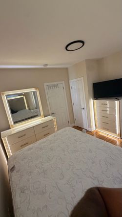 Obsession 5-Piece Queen Bedroom Set with LED