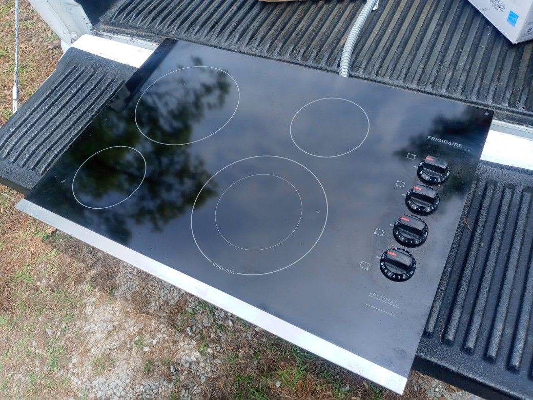 Frigidaire Glass Cooktop