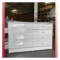 8 drawers dresser / Eight drawers dresser