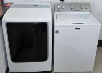 Samsung Dryer & Maytag Washer for Sale 
*Dryer $260/Washer $265 or Both for $500
Delivery/ Warranty Available 

Our Store is located at:
1260 Highway 