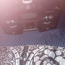 Bluetooth  Speaker  Polaroid  Plays  Good  
