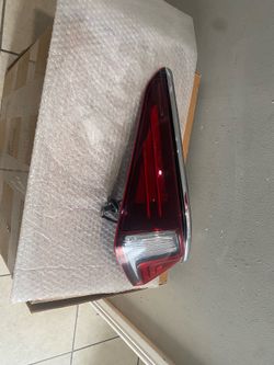 2019-2024 Lexus es 300H/350 left taillight