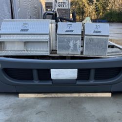 High-Quality P3 Freightliner Cascadia Bumper Up To 2017 With Fog Lights